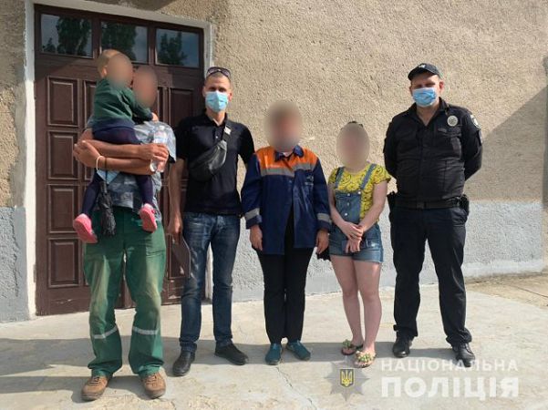 В херсонской полиции рассказали, как искали родственников брошенного на вокзале ребенка