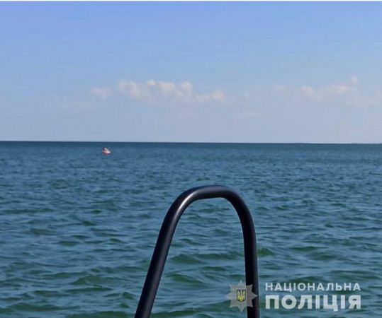 На Херсонщине водные полицейские спасли двух несовершеннолетних девочек