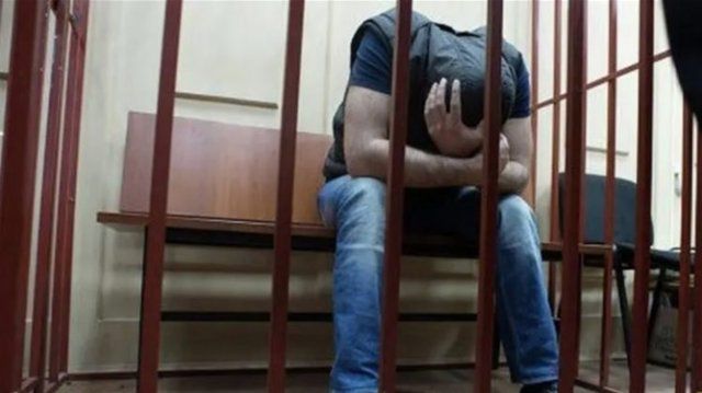 Отец изнасилованной 14-летней девочки убил насильника дочери в зале суда