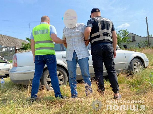 На Херсонщине полицейские задержали продавца гранатомета и РГД-5