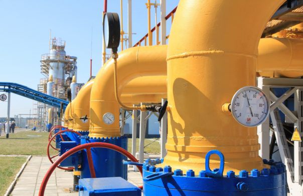 Тарифы на газ: украинцам объяснили, почему газ идет по одной трубе, а цены у поставщиков разные