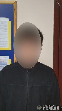 В Херсоне полицейские составили протокол на мужчину, который запугивал собственную бабушку
