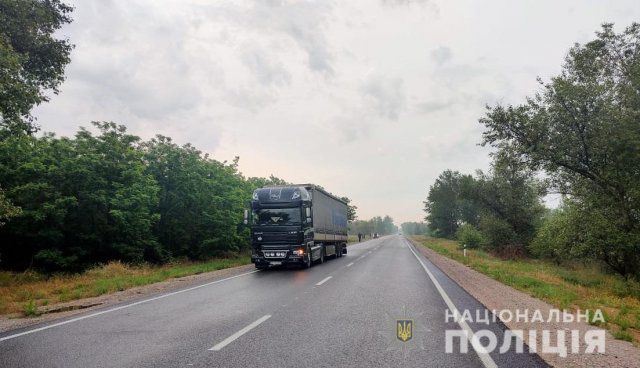 На Херсонщине фура сбила насмерть пешехода