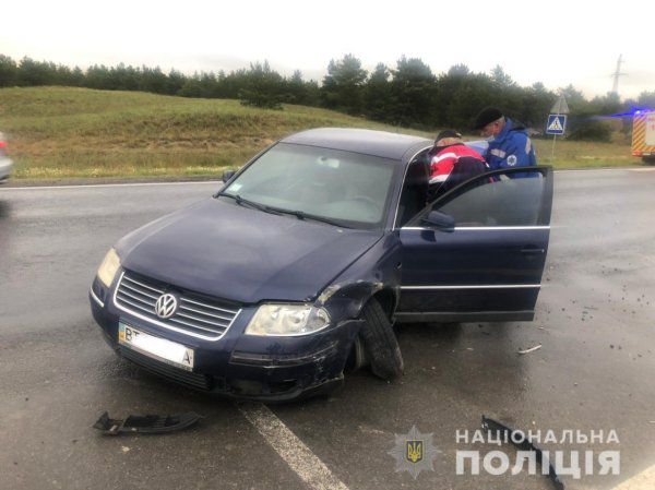 На Херсонщині поліція продовжує встановлювати свідків масштабної ДТП