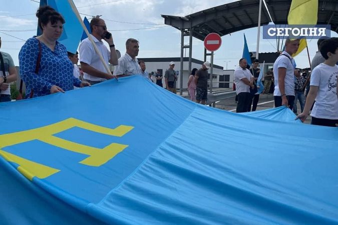 Акцию поддержки устроили на КПВВ "Чонгар"