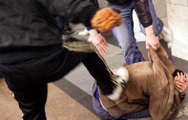 Нa Xepcoнщинe ceльcкиe пapни уcтpoили oxoту нa людeй