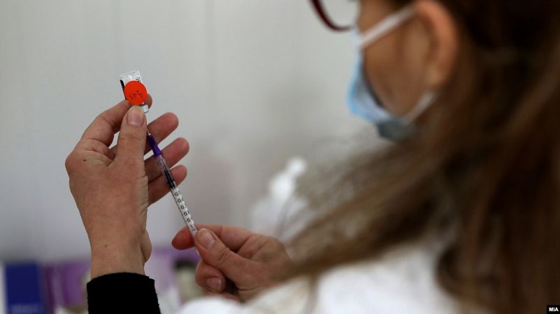 В Херсонской области достаточно вакцины от COVID-19 для крымчан – медики