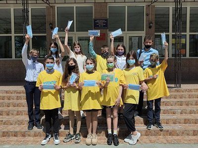 Школярів Херсона відзначили за участь в акціях «Одягни маску» та «Ай-болить 2021»