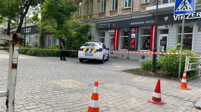 В Херсоне полицейские перекрыли часть улицы Суворова