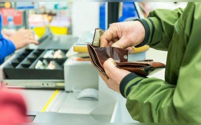 Херсонку оклеветали в соцсети за попытку расплатиться фальшивыми купюрами