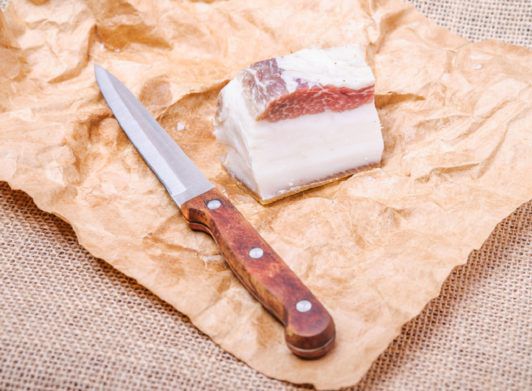 Украина может остаться без сала: рынок заполонила дешевая импортная продукция