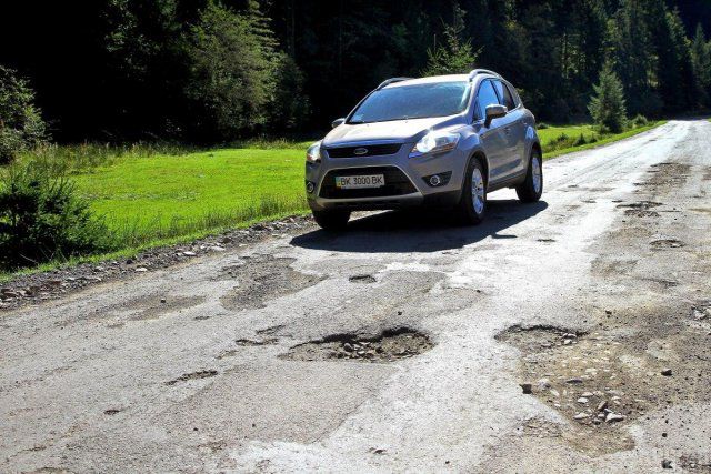 Адские дороги к райским уголкам. Как мечты об отдыхе в Украине разбиваются о бездорожье