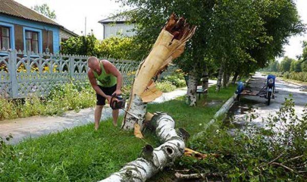 Село на Херсонщині постраждало від шквалу та сильної зливи