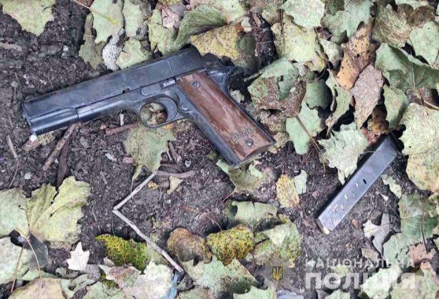 В Херсоне полицейские задержали мужчину, который устроил стрельбу на улице