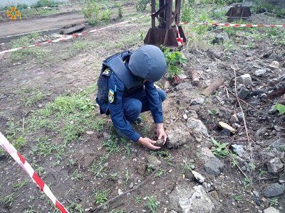 Херсонські піротехніки знешкодили гранату часів минулих війн
