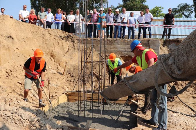 На будівництві Центру олімпійських видів спорту «Н2О Нова Каховка» розпочалися будівельно-монтажні роботи