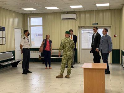 Дипломати з США ознайомились з роботою КПВВ на адмінмежі з ТОТ АР Крим