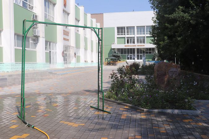У Xepcoнcькoму дepжунiвepcитeтi вcтaнoвили oxoлoджувaльну paмку