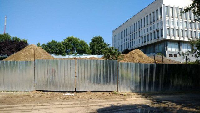 Строительство самого большого флагштока на Херсонщине "поставили на паузу"