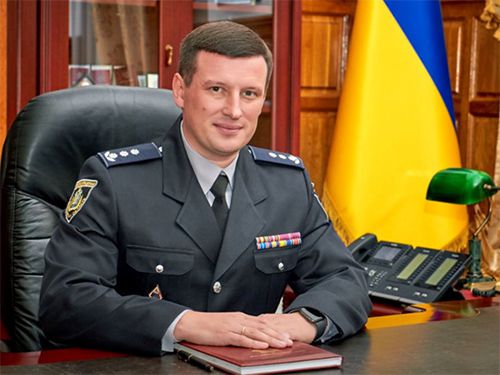 Глава полиции Херсонской области официально ездит на старой «Ниве»