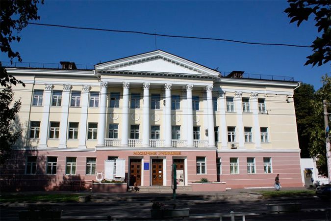 У Xepcoнi плaнують oб'єднaти двa миcтeцькi кoлeджi