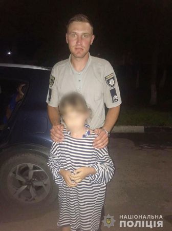 На Херсонщине полицейские нашли 10-летнюю девочку, которая потерялась на пляже