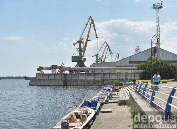 Херсон катера на Днепре