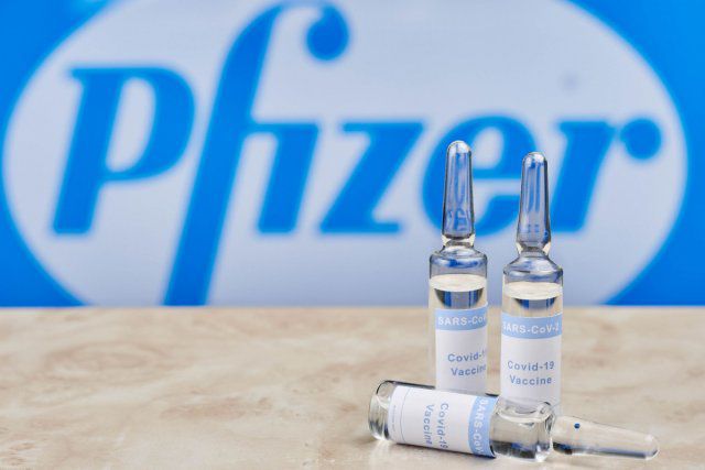 Pfizer сообщит о необходимости введения третьей дозы вакцины от коронавируса - СМИ