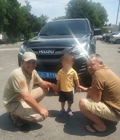 У Генічеську водні поліцейські розшукали 4-річного хлопчика, який загубився