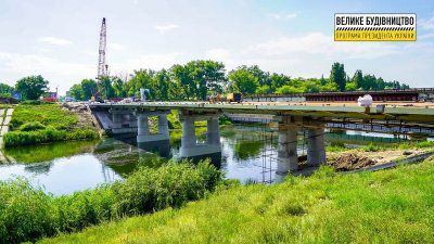 Реконструкція мосту через Північно-Кримський канал триває