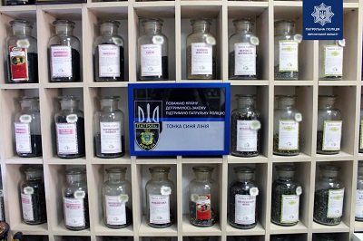 Власниця магазину в Херсоні долучилась до руху «Тонка Синя Лінія»