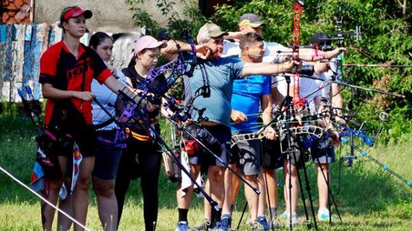 У Новій Каховці проходить відкритий турнір зі стрільби з луку