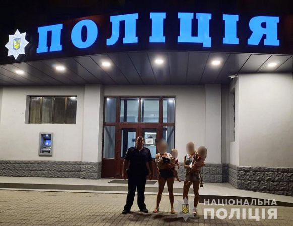 В Херсоне полицейские составили протокол на женщину, которая в нетрезвом состоянии гуляла с 2-летним ребенком