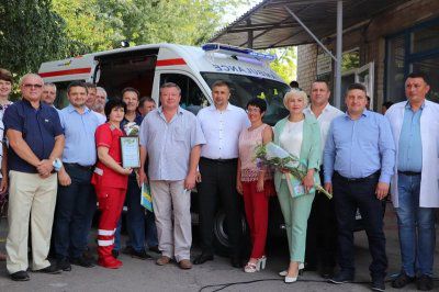 Медичні заклади трьох тергромад отримали автомобілі швидкої допомоги та апарати ШВЛ