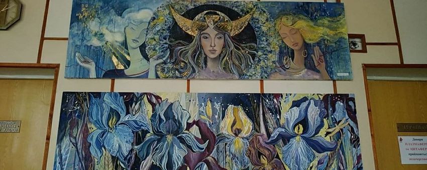 "Мовою художника": у центрі служби крові відкрилась виставка викладачок херсонського вишу