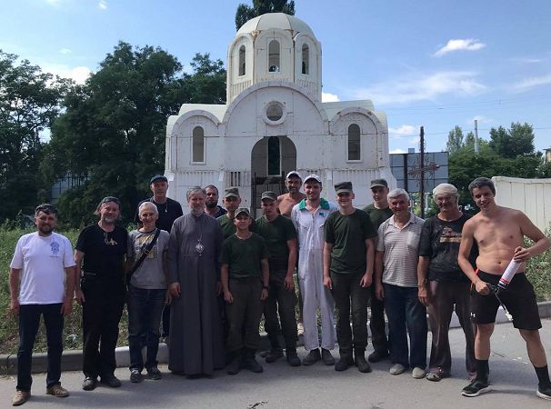храм