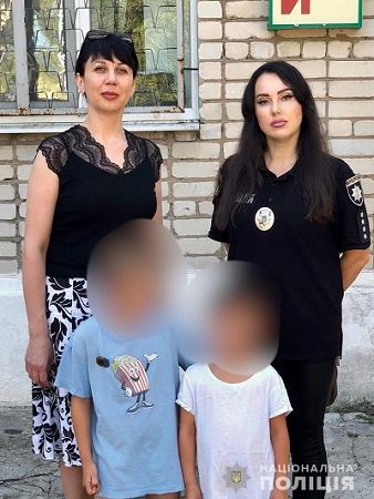 На Херсонщині ювенальні поліцейські вилучили двох дітей із неблагонадійної родини
