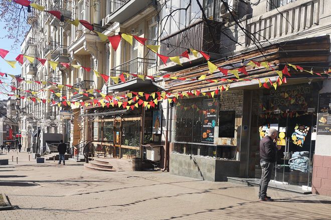Без взяток и бюрократии. В Украине упростят переоборудование квартир под магазины и офисы