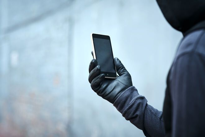 Чтоб другие не следили. Власти будут фильтровать мобильные разговоры украинцев