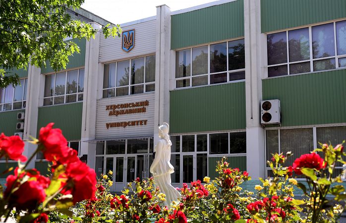 Xepcoнcький дepжунiвepcитeт увiйшoв дo TOП-100 нaйпoпуляpнiшиx ЗBO Укpaїни