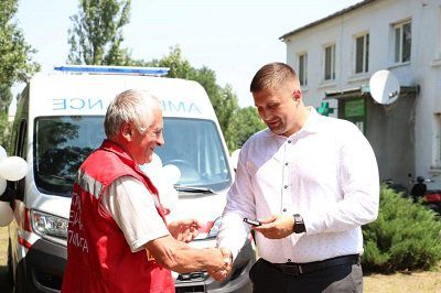Медичні заклади трьох тергромад отримали автомобілі швидкої допомоги та апарати ШВЛ