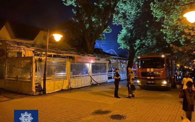 Виновниками пожара в кафе в центре Херсона могли быть дети