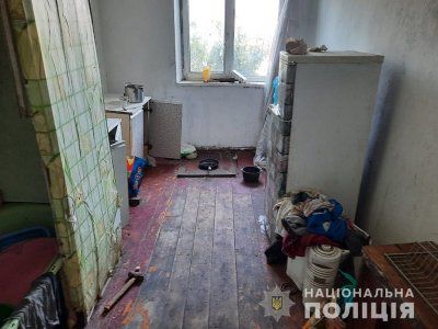 На Херсонщині ювенальні поліцейські вилучили двох дітей із неблагонадійної родини
