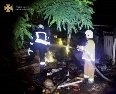 Рятувальники Дніпровського району ліквідували пожежу господарчої споруди