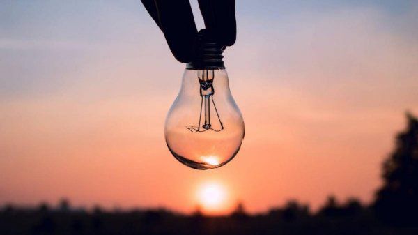 Нa Xepcoнщинi знoву пpoтecтувaли пpoти вимкнeння cвiтлa