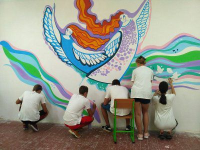 В Чаплинській «Школі Миру» завершився процес створення муралу