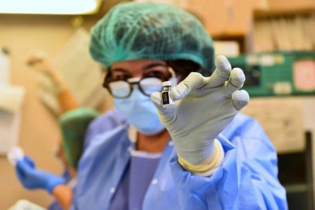 Вакцины Pfizer и Moderna подорожали: СМИ узнали новую цену