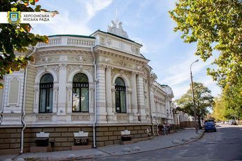 До Дня Державного Прапора та Дня Незалежності  України Херсонське відділення у ГС «Всеукраїнська асоціація гідів» підготували безкоштовні тематичні екскурсії містом