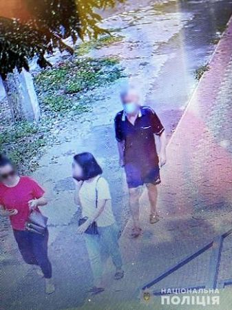 В Херсоні поліцейські упродовж кількох годин затримали вуличного грабіжника, що пограбував студентку