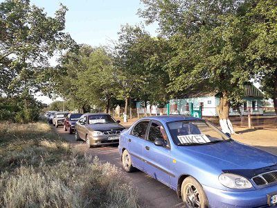 Батьки школярів у Таврійську протестують проти закриття школи